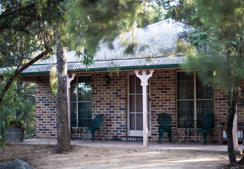 Honeysuckle Cottages And The Rocks Restaurant - Accommodation BNB 4