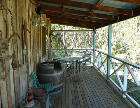 Possums Hollow And Hooters Hut - Accommodation BNB 4