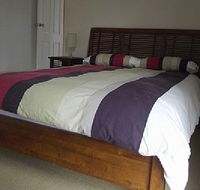 One Tree - Holiday Home - Accommodation BNB