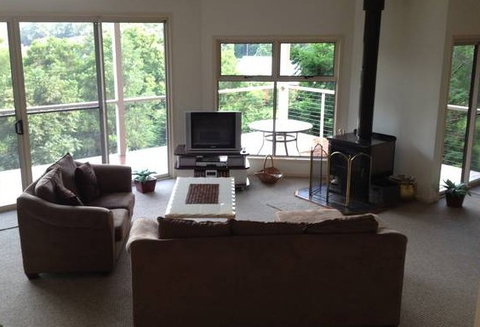 Ravensbourne Escape Kookaburra Kottage - Accommodation BNB 3