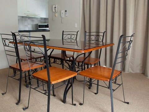 Ambassador Apartments Holiday Units - Accommodation BNB 1