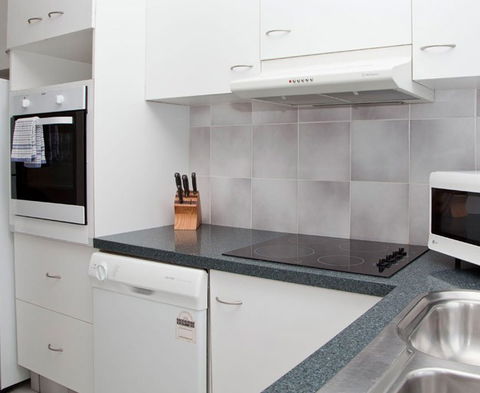 Ambassador Apartments Holiday Units - Accommodation BNB 2