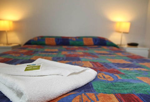 Ambassador Apartments Holiday Units - Accommodation BNB 3