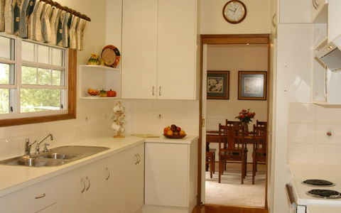Birds 'n' Bloom Cottages - Accommodation BNB 2