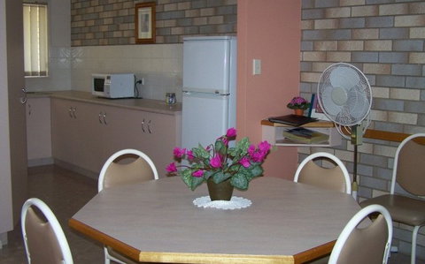 Cedar Lodge Holiday Units - Accommodation BNB 2