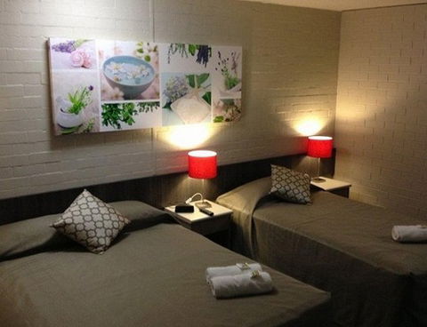 Browns Plains Hotel - Accommodation BNB 2