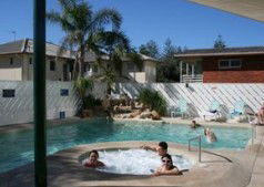 Burleigh Beach Tower - Accommodation BNB 1