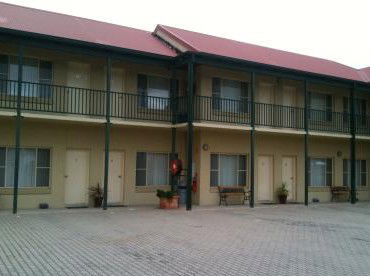Golden Guitar Motor Inn - Accommodation BNB 1