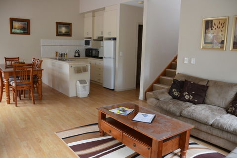 Wattle Point Waterfront Retreat - Accommodation BNB 4