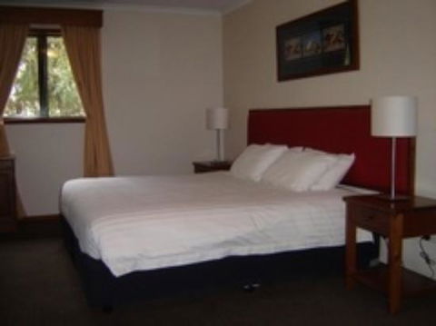 The Island Resort Motel - Accommodation BNB 2