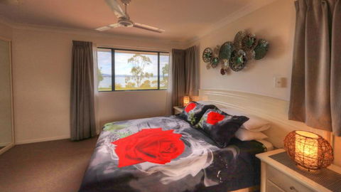 Dolphin Waters Holiday Apartments - Accommodation BNB 3