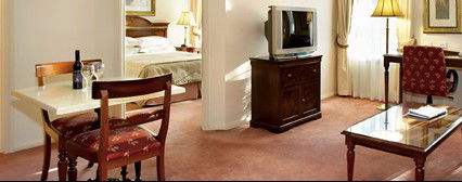 Canterbury International Hotel - Accommodation BNB 1