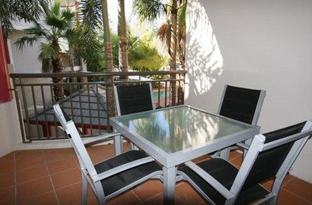 Burleigh On The Beach - Accommodation BNB 1
