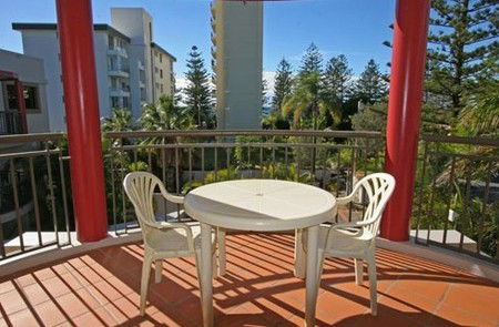 Burleigh On The Beach - Accommodation BNB 2