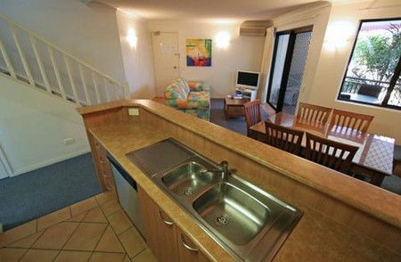 Burleigh On The Beach - Accommodation BNB 3