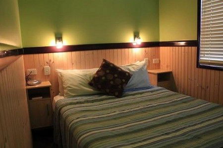 Aussie Outback Oasis Cabin And Van Village - Accommodation BNB 1