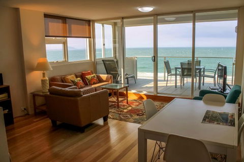 84 The Spit - Accommodation BNB 3