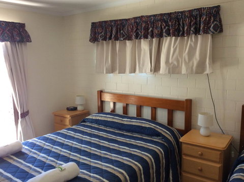 Cleveland Visitor Villas Motel & Shailer Park Garden Villas - Accommodation BNB 4