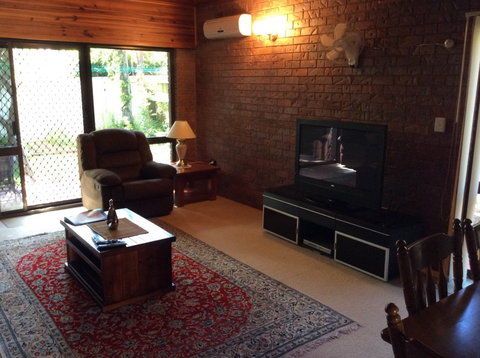 Cleveland Visitor Villas Motel & Shailer Park Garden Villas - Accommodation BNB 6