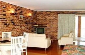 Sarina Beach Motel - Accommodation BNB 1
