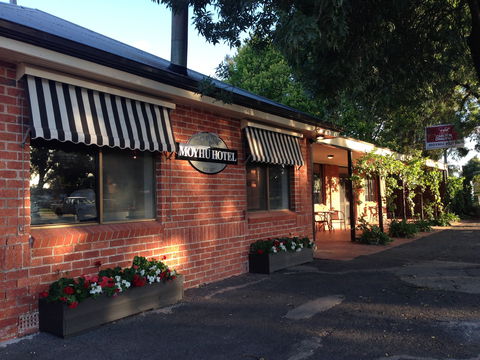 Moyhu Hotel - Accommodation BNB 0