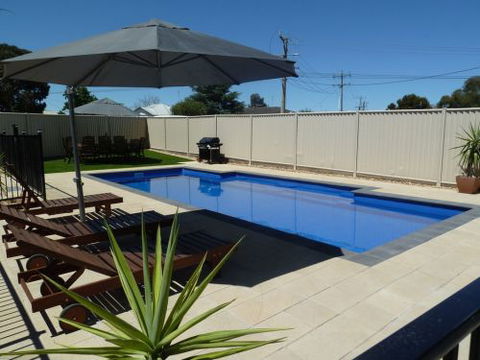 Ploughmans Motor Inn - Accommodation BNB 5
