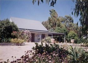 Brackley Cottage - Accommodation BNB 0