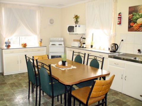 Executive Holiday Rental - Accommodation BNB 4