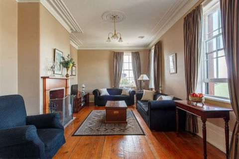 Grand Old Duke The - Accommodation BNB 1