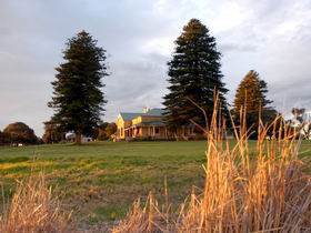 Campbell Park Cottage - Accommodation BNB 0