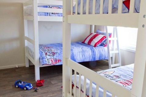 Coral Sands Luxury Beach House - Accommodation BNB 5