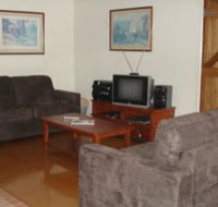 Hooters Hut And Possums Hollow - Accommodation BNB