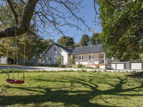 Sutton House - Accommodation BNB 0