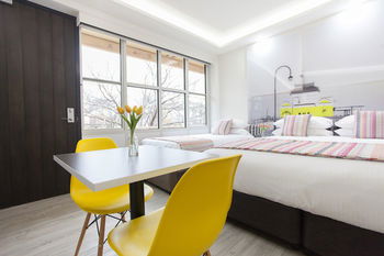 Abode By Easystay - Accommodation BNB 1