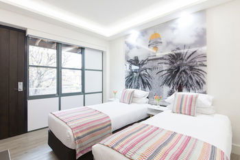 Abode By Easystay - Accommodation BNB 3