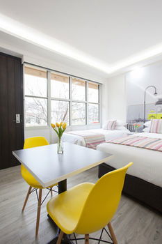 Abode By Easystay - Accommodation BNB 4