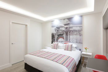 Abode By Easystay - Accommodation BNB 10