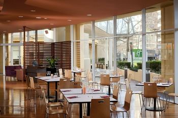 Holiday Inn Potts Point Sydney - Accommodation BNB 12