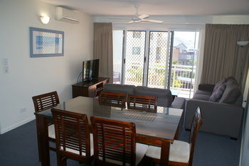 Beachside Resort - Kawana Waters - Accommodation BNB 18