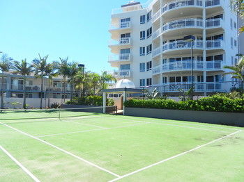 Beachside Resort - Kawana Waters - Accommodation BNB 23