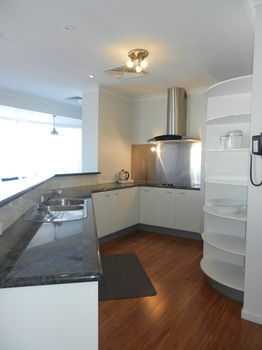 Beachside Resort - Kawana Waters - Accommodation BNB 33