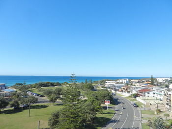 Beachside Resort - Kawana Waters - Accommodation BNB 41