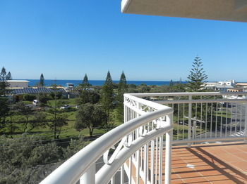 Beachside Resort - Kawana Waters - Accommodation BNB 42