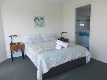 Beachside Resort - Kawana Waters - Accommodation BNB 46