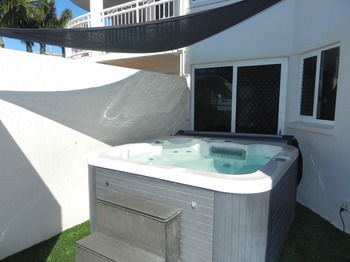 Beachside Resort - Kawana Waters - Accommodation BNB 52