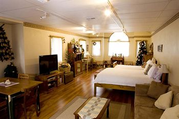 Montville Attic - Accommodation BNB 12