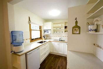 Montville Attic - Accommodation BNB 13