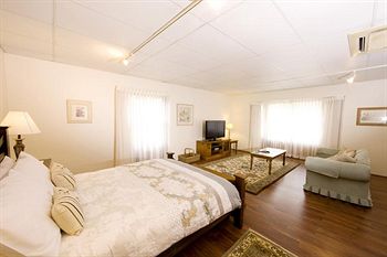 Montville Attic - Accommodation BNB 14