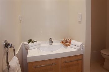 H Boutique Hotel - Accommodation BNB 2