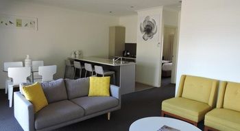 H Boutique Hotel - Accommodation BNB 24